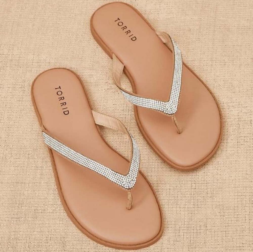 👣TORRID Clear Rhinestone Sunnie Flip Flops Reasonal Priced